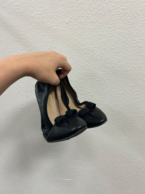 Vist Large View of Product Image Which is Used Unbranded Flats 6