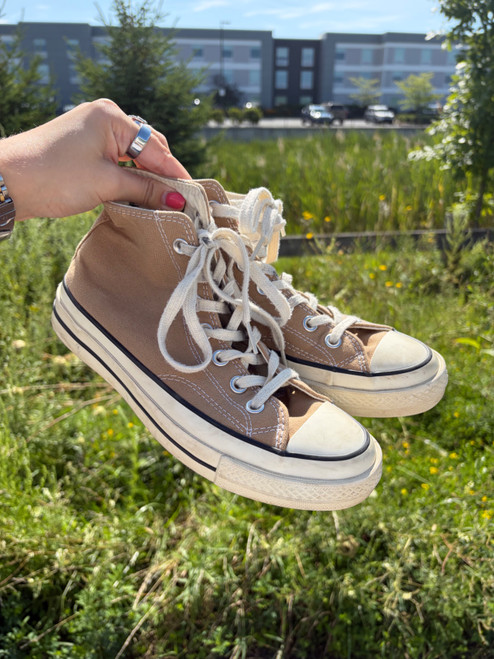 Vist Large View of Product Image Which is Used Converse Casual Shoes 7.5