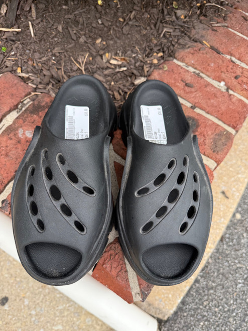 Vist Large View of Product Image Which is Used Adidas Slides 7