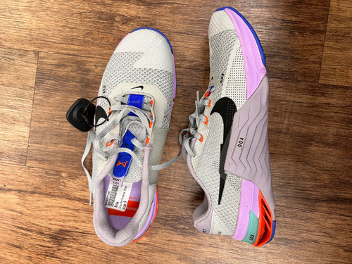Vist Large View of Product Image Which is Used Nike Performance Shoes 9