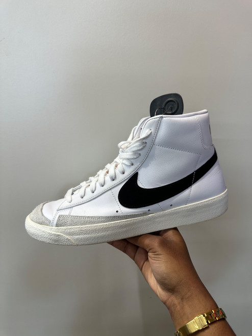Vist Large View of Product Image Which is Used Nike Mens Athletic Shoes 11