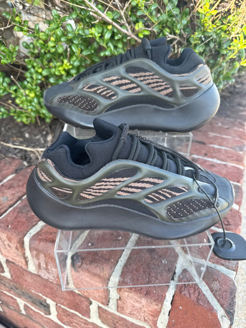 Vist Large View of Product Image Which is Used Yeezy Sneakers 6
