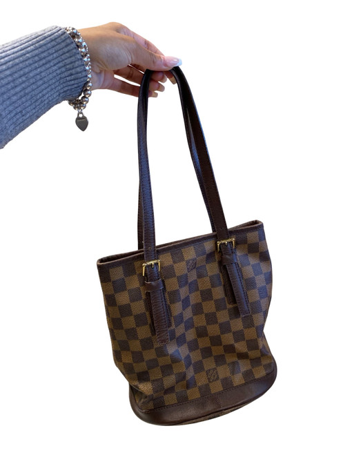 Vist Large View of Product Image Which is Used Louis Vuitton Large Leather Handbag
