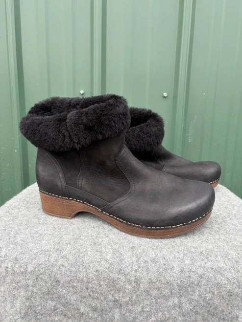 Vist Large View of Product Image Which is Used Dansko Outerwear Boots 10