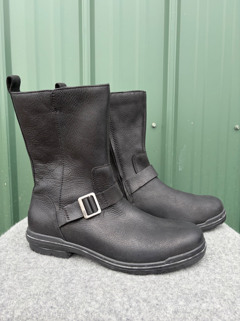 Vist Large View of Product Image Which is Used Ugg Australia Outerwear Boots 12