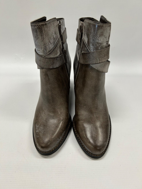 Vist Large View of Product Image Which is Used Unbranded Ankle Boots 7