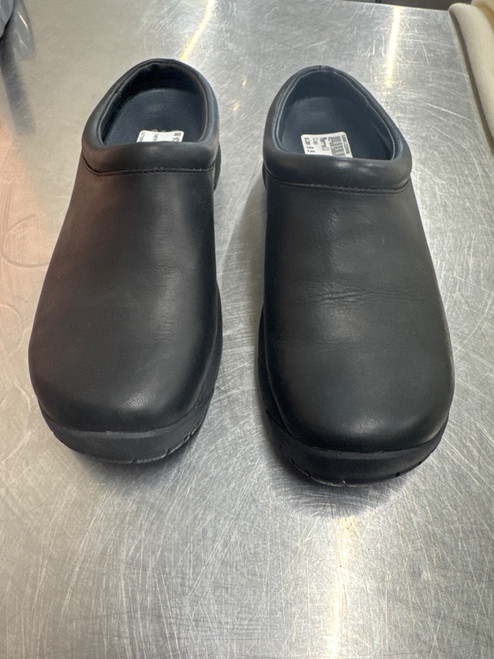 Vist Large View of Product Image Which is Used Black Merrell Clogs 9.5