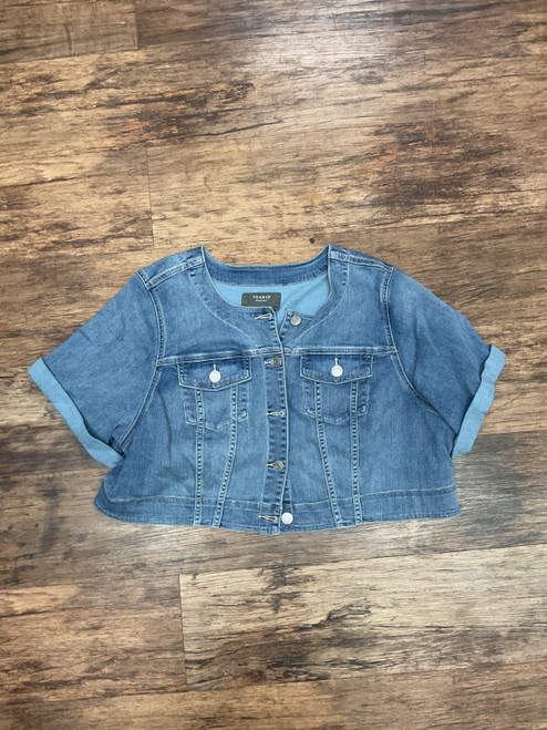 Vist Large View of Product Image Which is Used Torrid Short Sleeve Top 3X-22