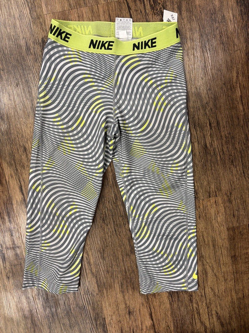 Vist Large View of Product Image Which is Used Nike Active Capri 8-29