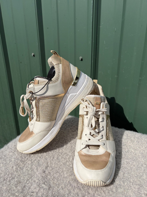 Vist Large View of Product Image Which is Used Michael Michael Kors Casual Shoes 8.5