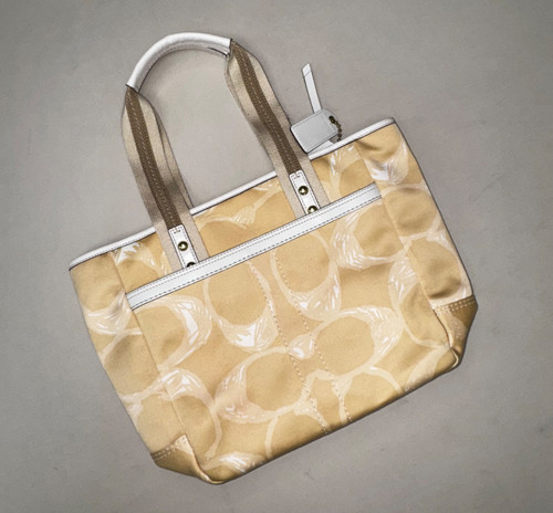 Vist Large View of Product Image Which is Used Coach Large Handbag