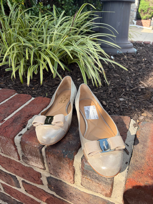 Vist Large View of Product Image Which is Used Salvatore Ferragamo gold Flats 8