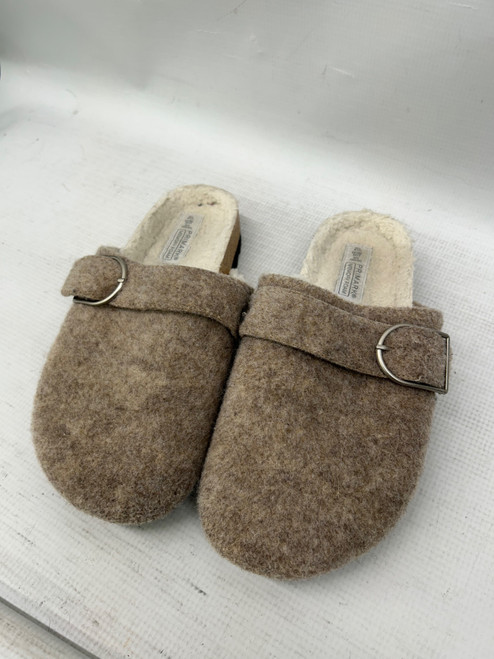 Vist Large View of Product Image Which is Used Primark Sandals 7