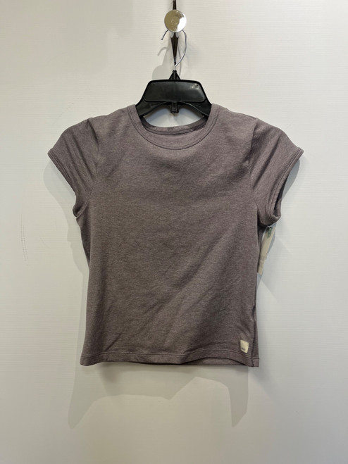 Vist Large View of Product Image Which is Used Vuori Active Short Sleeve S-4/6