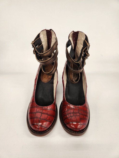 Vist Large View of Product Image Which is Used Free Bird Low Heels 7