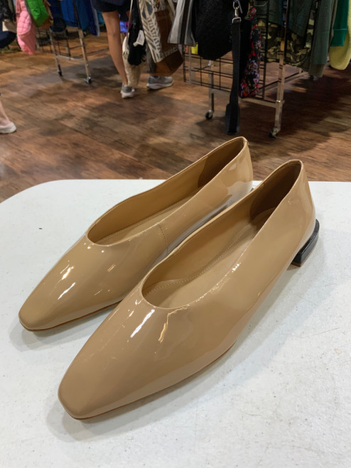 Vist Large View of Product Image Which is Used Saks 5th Avenue Flats 8.5