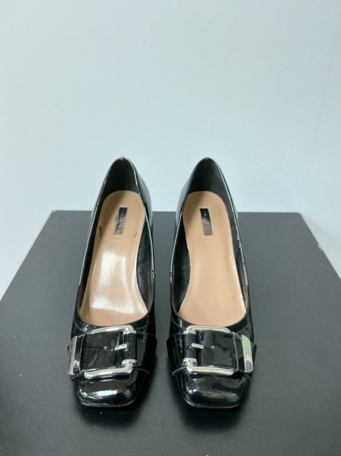 Vist Large View of Product Image Which is Used Tahari Low Heels 8