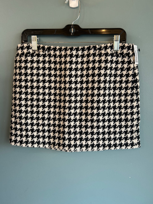 Vist Large View of Product Image Which is Used Gap Short Skirt 4-27
