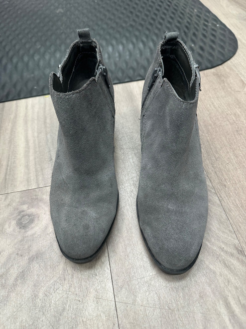 Vist Large View of Product Image Which is Used Unbranded Ankle Boots 8