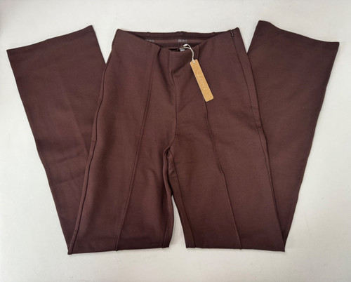 Vist Large View of Product Image Which is Used  Skims Essential Pant S 4-6/27-28