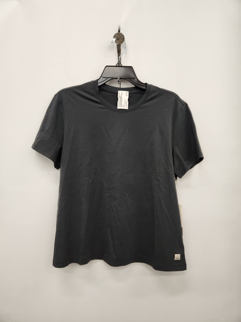 Vist Large View of Product Image Which is Used Vuori Active Short Sleeve S-4/6