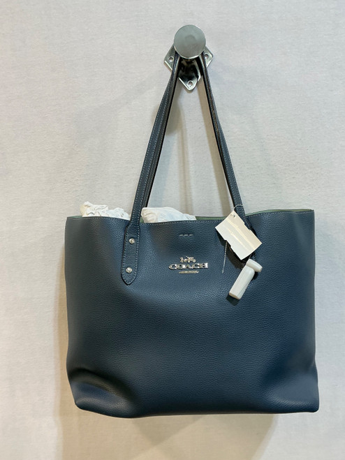 Vist Large View of Product Image Which is Used Coach Large Leather Handbag