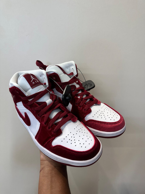 Vist Large View of Product Image Which is Used Jordan Performance Shoes 8