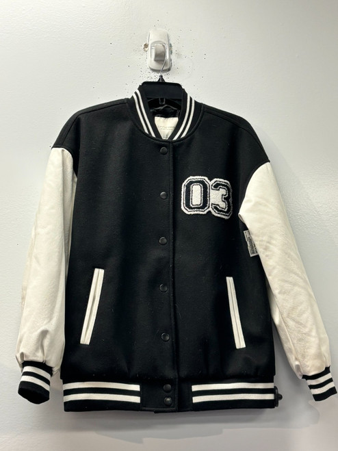 Vist Large View of Product Image Which is Used Gentle Fawn Short Light Jacket S-4/6