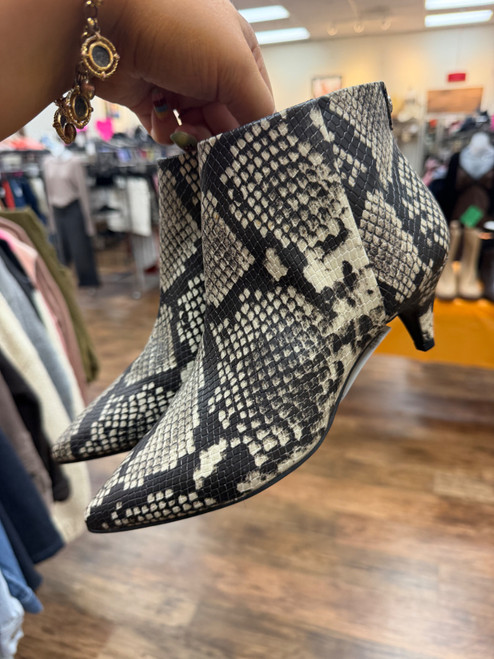 Vist Large View of Product Image Which is Used Circus By Sam Edelman Ankle Boots 5