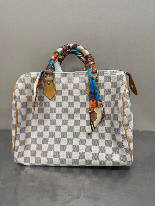 Vist Large View of Product Image Which is Used White Louis Vuitton Large Leather Handbag