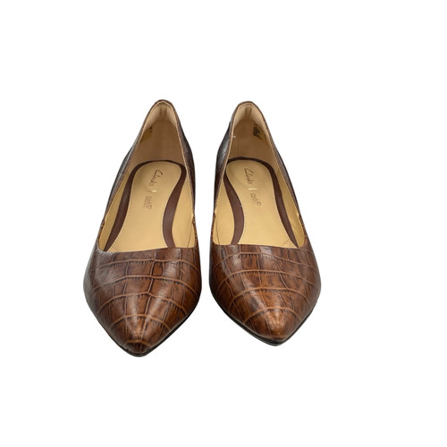 Vist Large View of Product Image Which is Used Clarks Low Heels 8