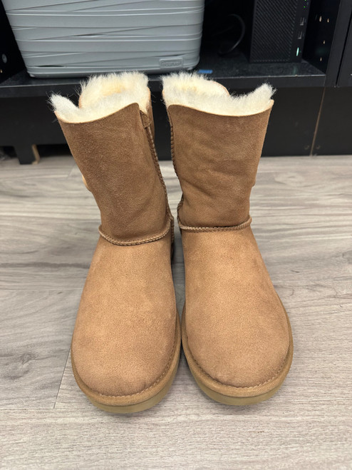 Vist Large View of Product Image Which is Used Ugg Australia Ankle Boots 8