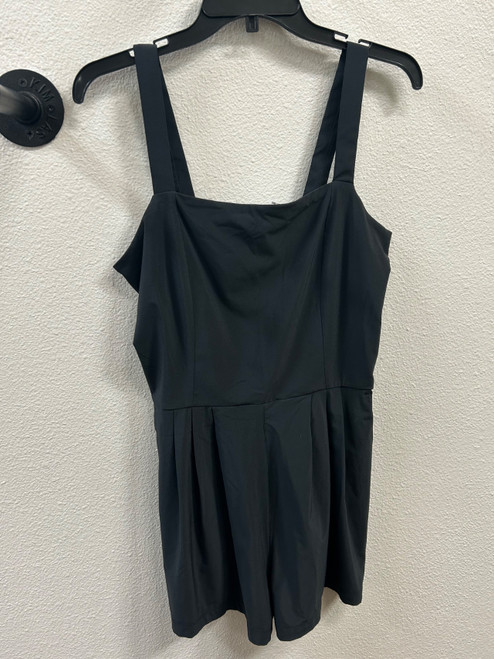 Vist Large View of Product Image Which is Used Vuori Active Dress M-8/10