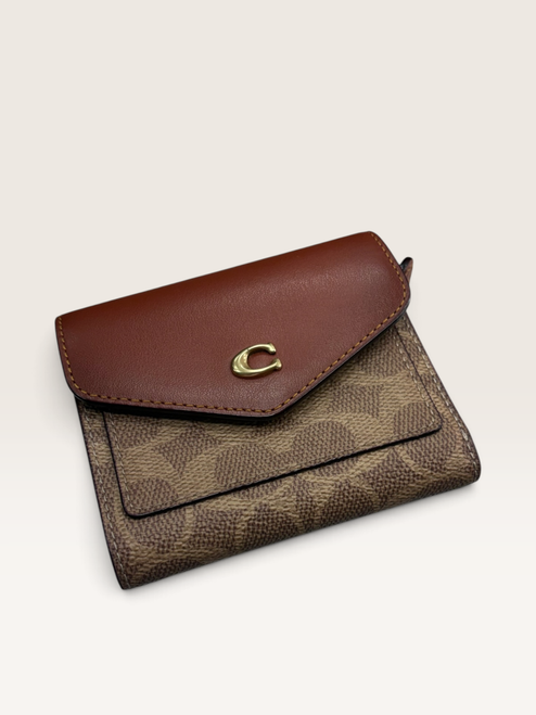 Vist Large View of Product Image Which is Used Coach Leather Wallet