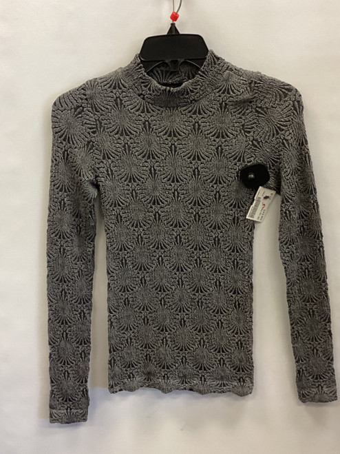 Vist Large View of Product Image Which is Used Unbranded Long Sleeve Top S-4/6