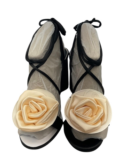 Vist Large View of Product Image Which is Used Gianni Bini High Heels 10