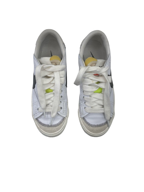 Vist Large View of Product Image Which is Used Nike Casual Shoes 6