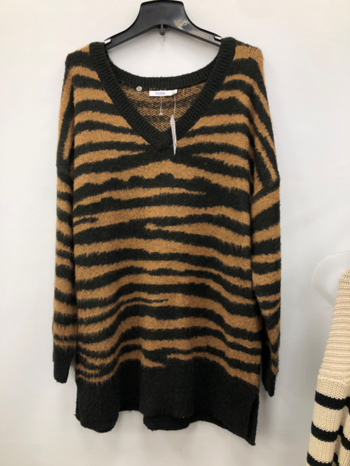 Vist Large View of Product Image Which is Used Ricki's Lightweight Sweater XL-16