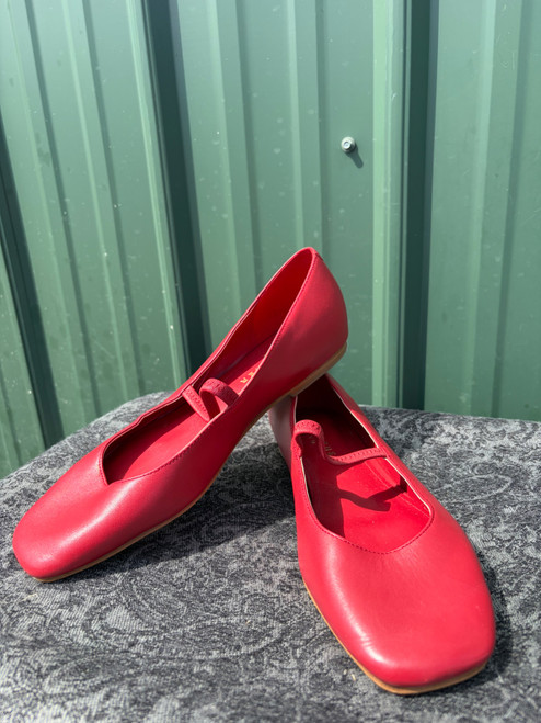 Vist Large View of Product Image Which is Used Marc Fisher Flats 8