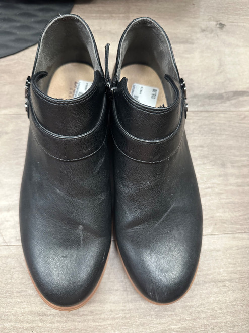 Vist Large View of Product Image Which is Used Dr. Scholls Ankle Boots 8