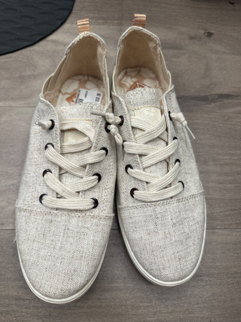 Vist Large View of Product Image Which is Used Roxy Casual Shoes 9