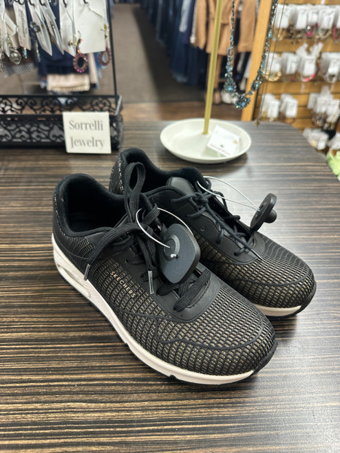 Vist Large View of Product Image Which is Used Skechers Casual Shoes 7.5