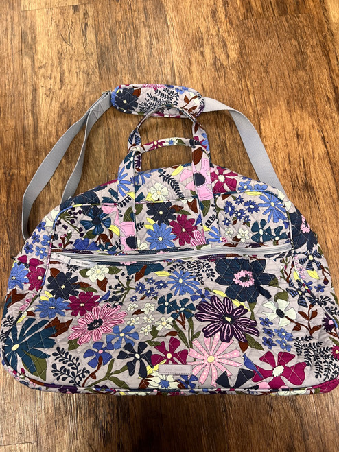 Vist Large View of Product Image Which is Used Vera Bradley Xlarge Handbag
