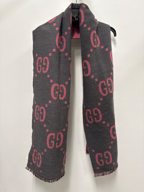Vist Large View of Product Image Which is Used Gucci Heavyweight Scarf