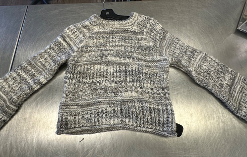 Vist Large View of Product Image Which is Used Universal Threads Heavyweight Sweater XS-0/2