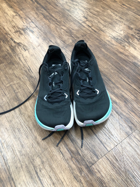 Vist Large View of Product Image Which is Used Altra Performance Shoes 10