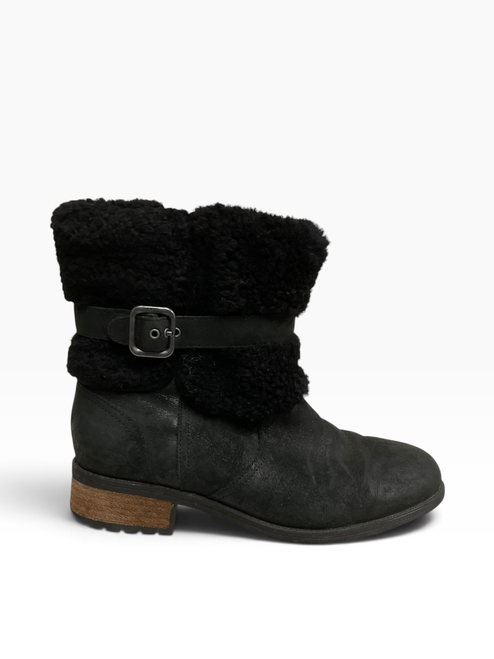 Vist Large View of Product Image Which is Used Ugg Australia Ankle Boots 8