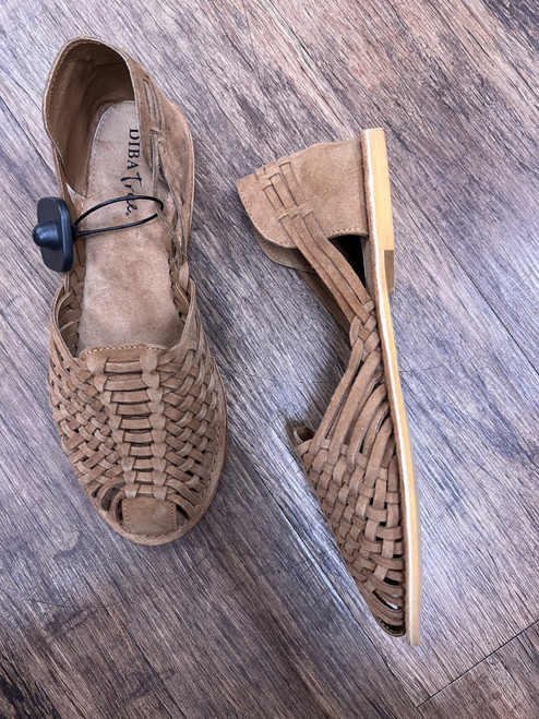 Vist Large View of Product Image Which is Used Diba Flats 10