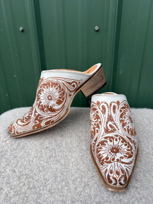 Vist Large View of Product Image Which is Used Myra Clogs 8