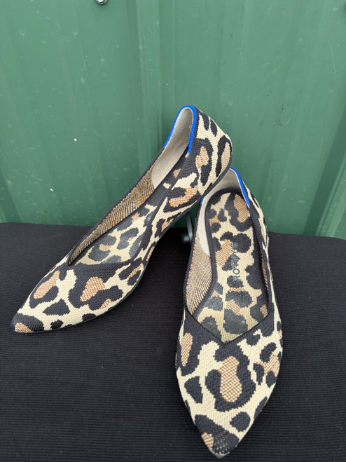 Vist Large View of Product Image Which is Used Rothy's Flats 9.5